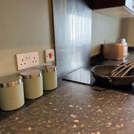 Group Bookings: Up To 30 Guests Across 5 Spacious Flats! Keyless Access Free Wifi & Parking Birmingham Eksteriør bilde