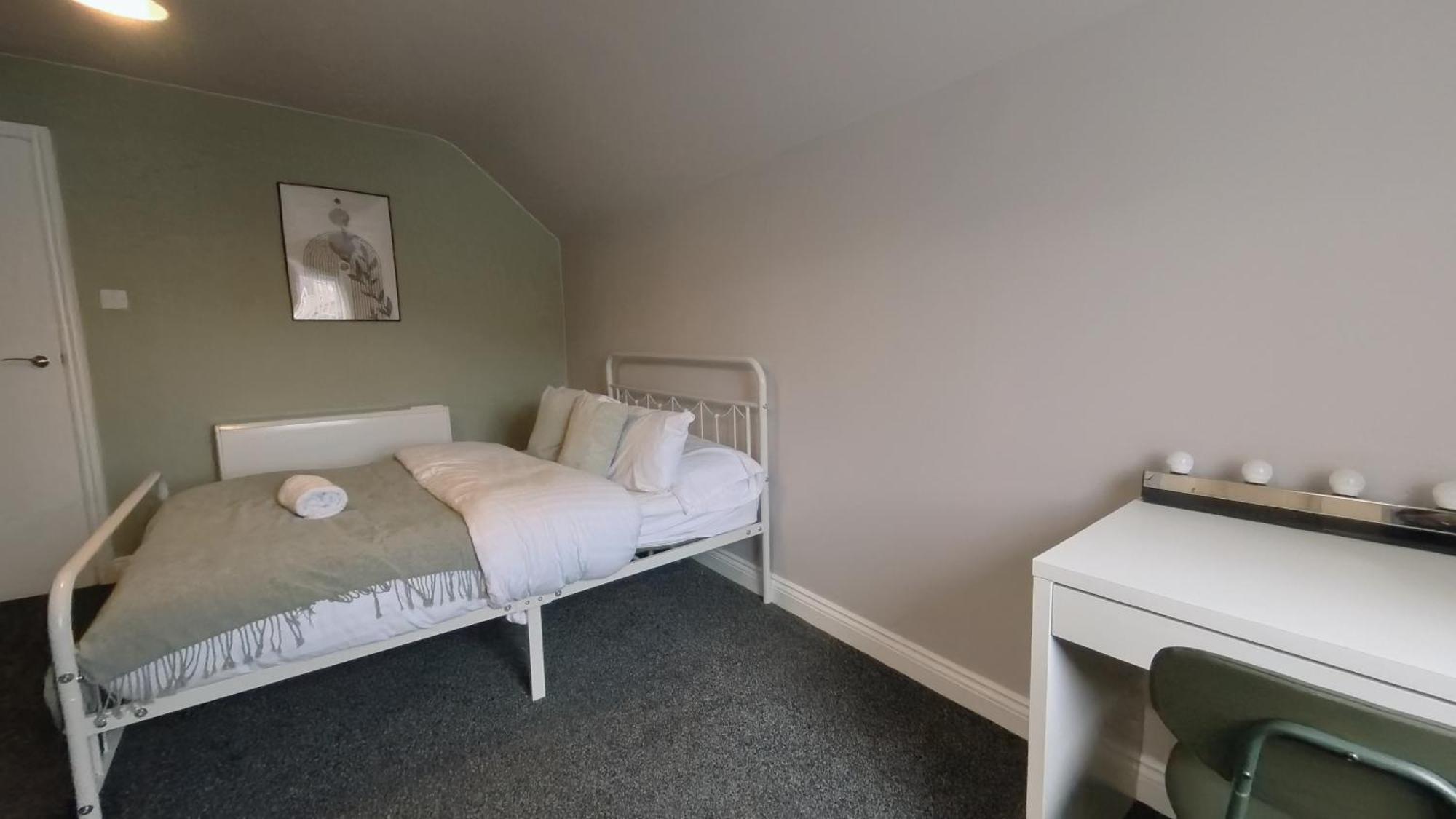 Group Bookings: Up To 30 Guests Across 5 Spacious Flats! Keyless Access Free Wifi & Parking Birmingham Eksteriør bilde