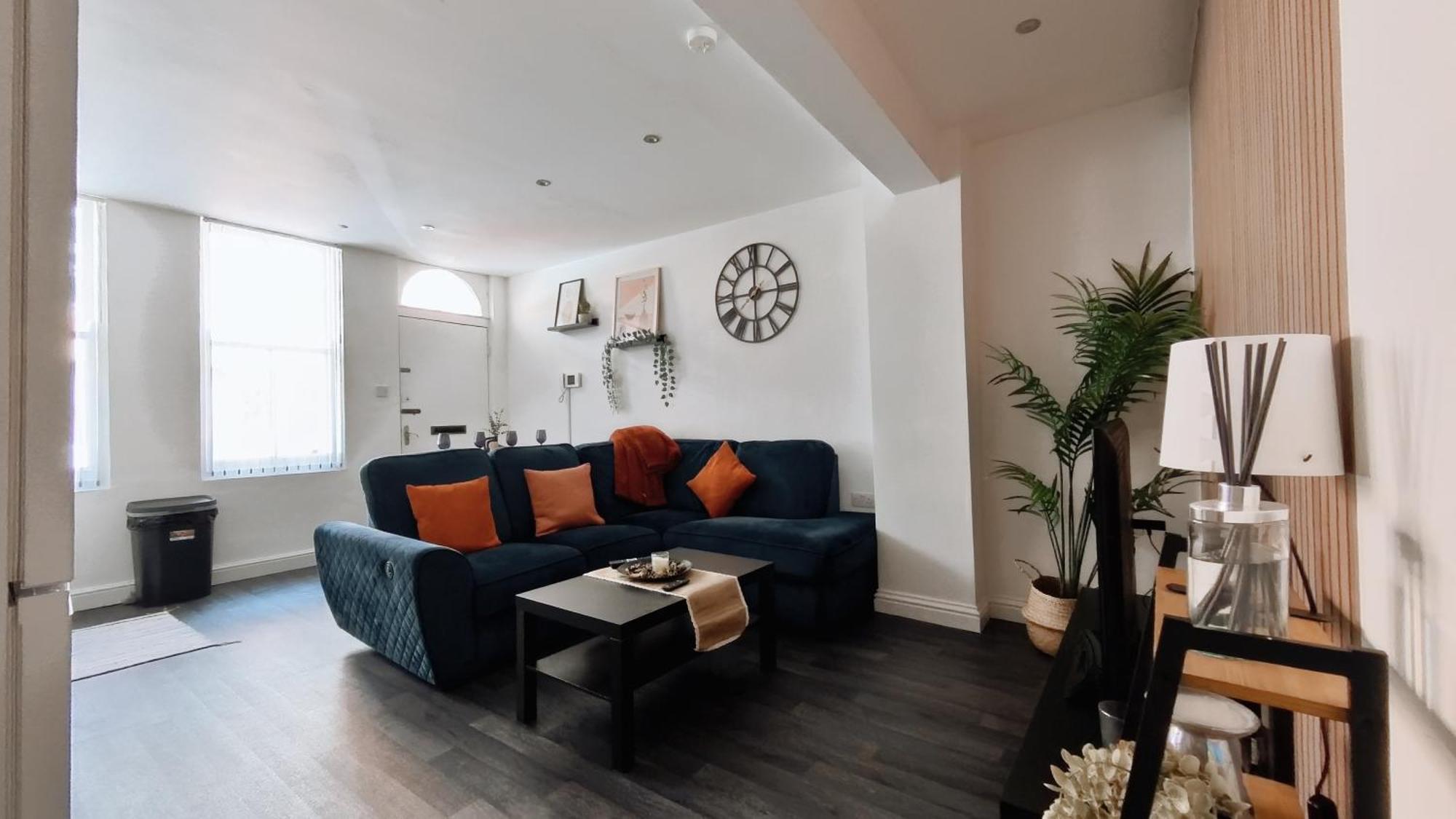 Group Bookings: Up To 30 Guests Across 5 Spacious Flats! Keyless Access Free Wifi & Parking Birmingham Eksteriør bilde
