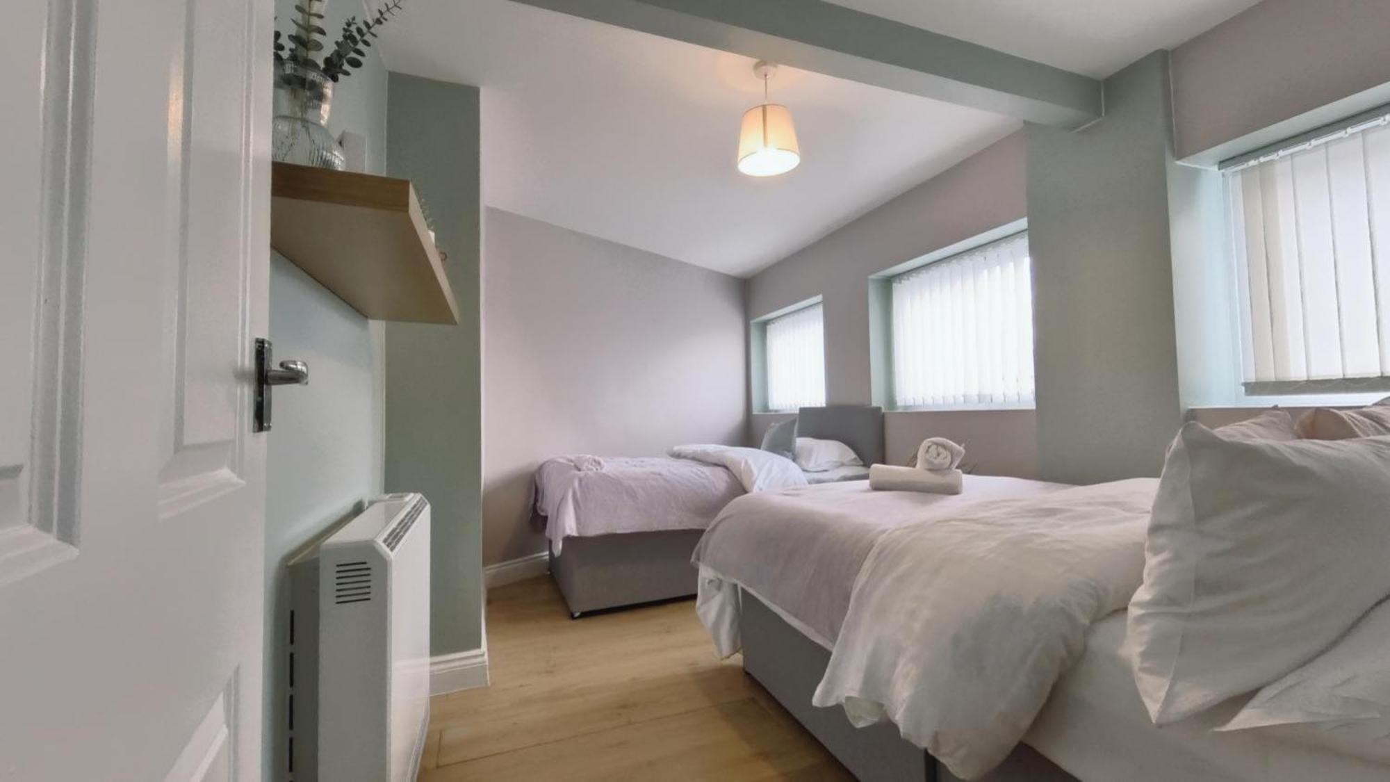 Group Bookings: Up To 30 Guests Across 5 Spacious Flats! Keyless Access Free Wifi & Parking Birmingham Eksteriør bilde