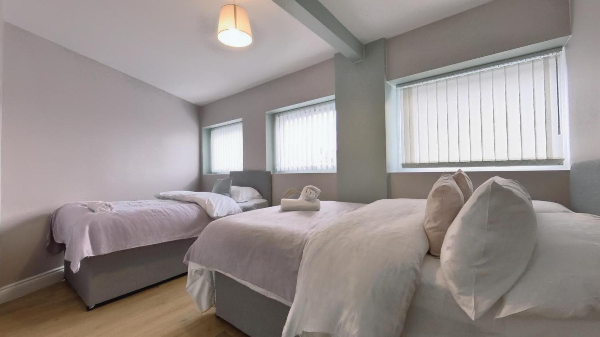 Group Bookings: Up To 30 Guests Across 5 Spacious Flats! Keyless Access Free Wifi & Parking Birmingham Eksteriør bilde