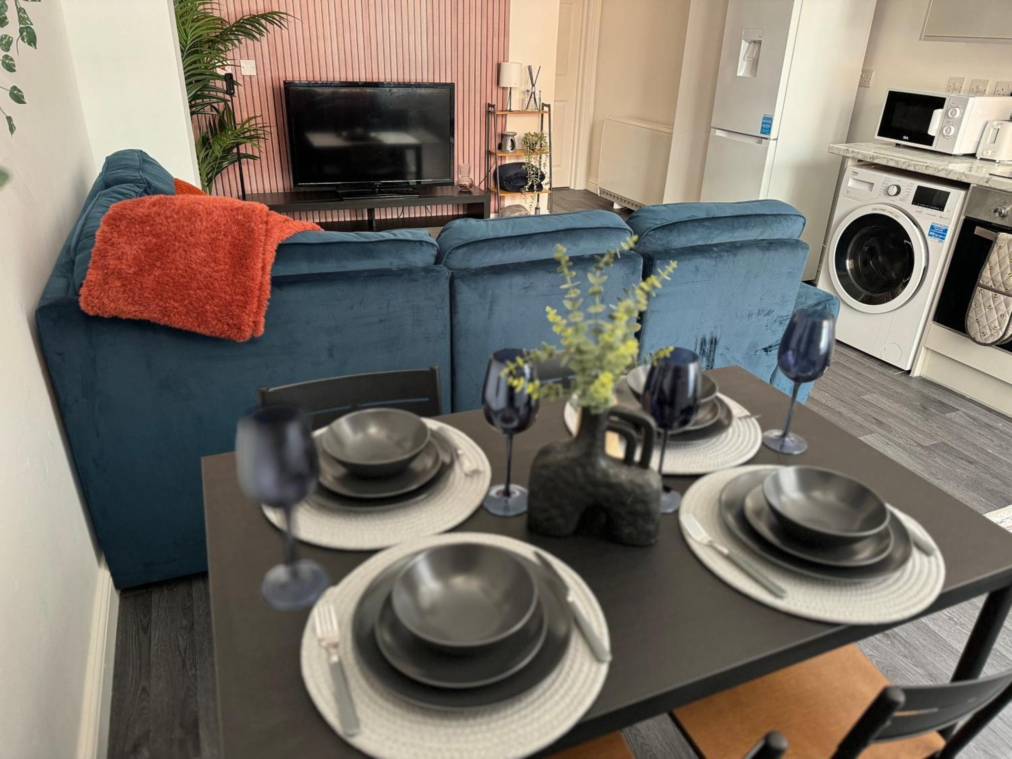 Group Bookings: Up To 30 Guests Across 5 Spacious Flats! Keyless Access Free Wifi & Parking Birmingham Eksteriør bilde
