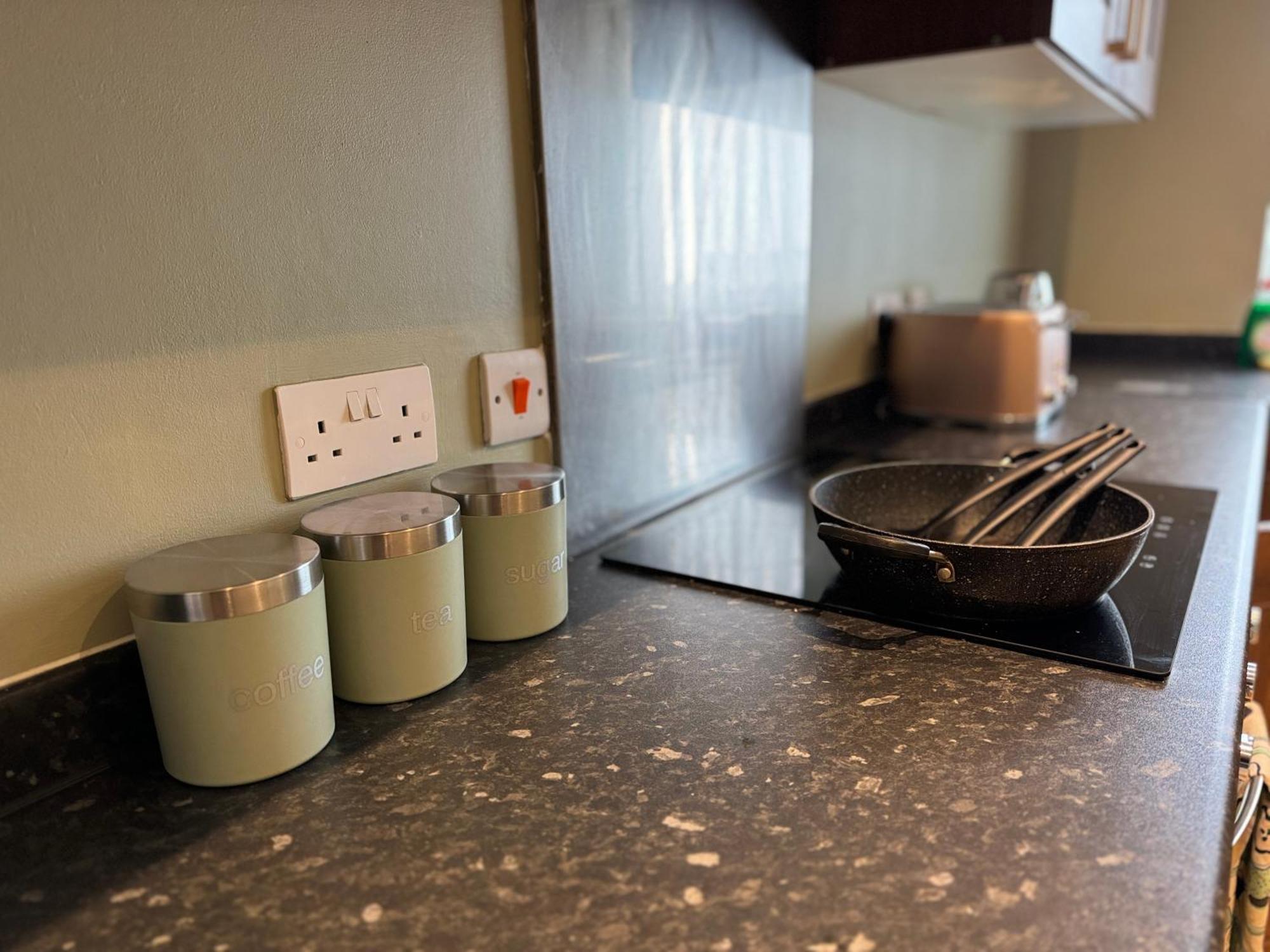 Group Bookings: Up To 30 Guests Across 5 Spacious Flats! Keyless Access Free Wifi & Parking Birmingham Eksteriør bilde