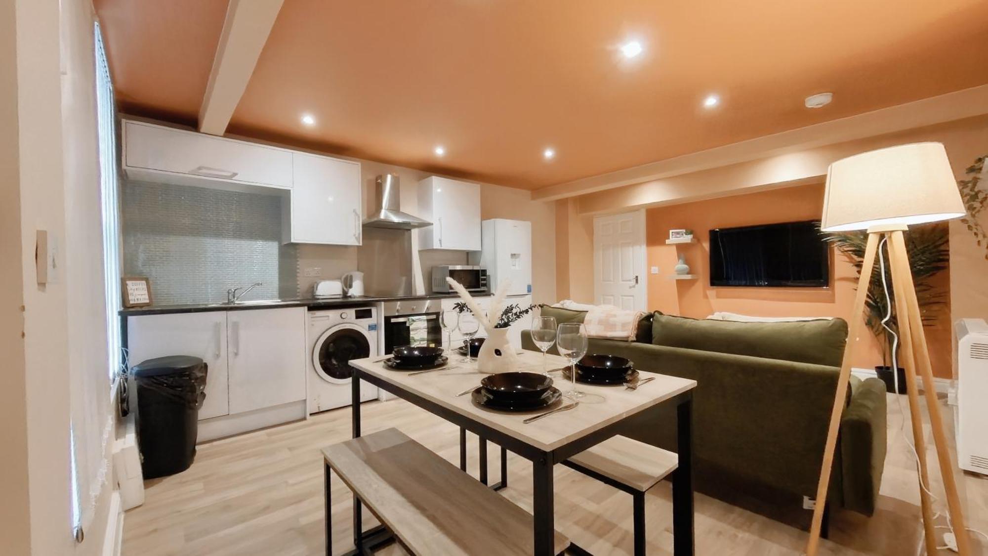 Group Bookings: Up To 30 Guests Across 5 Spacious Flats! Keyless Access Free Wifi & Parking Birmingham Eksteriør bilde